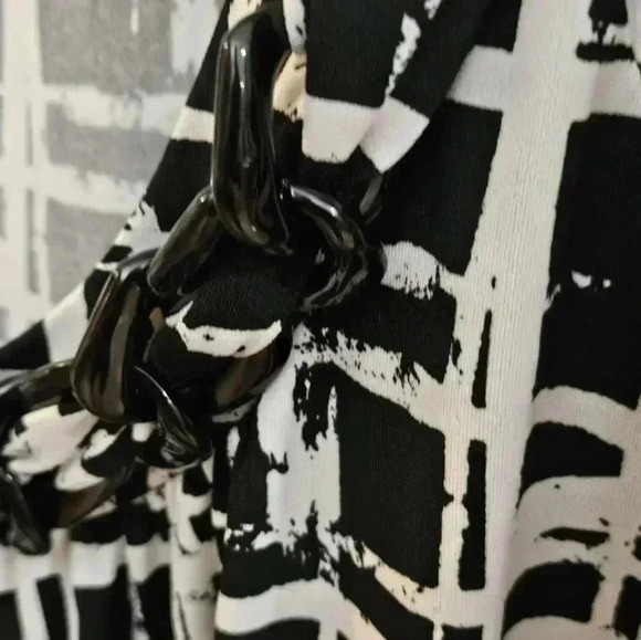 Apt 9 Black White Pullover Blouse Witg Black Links Plus Sz 3X - Picture 3 of 5